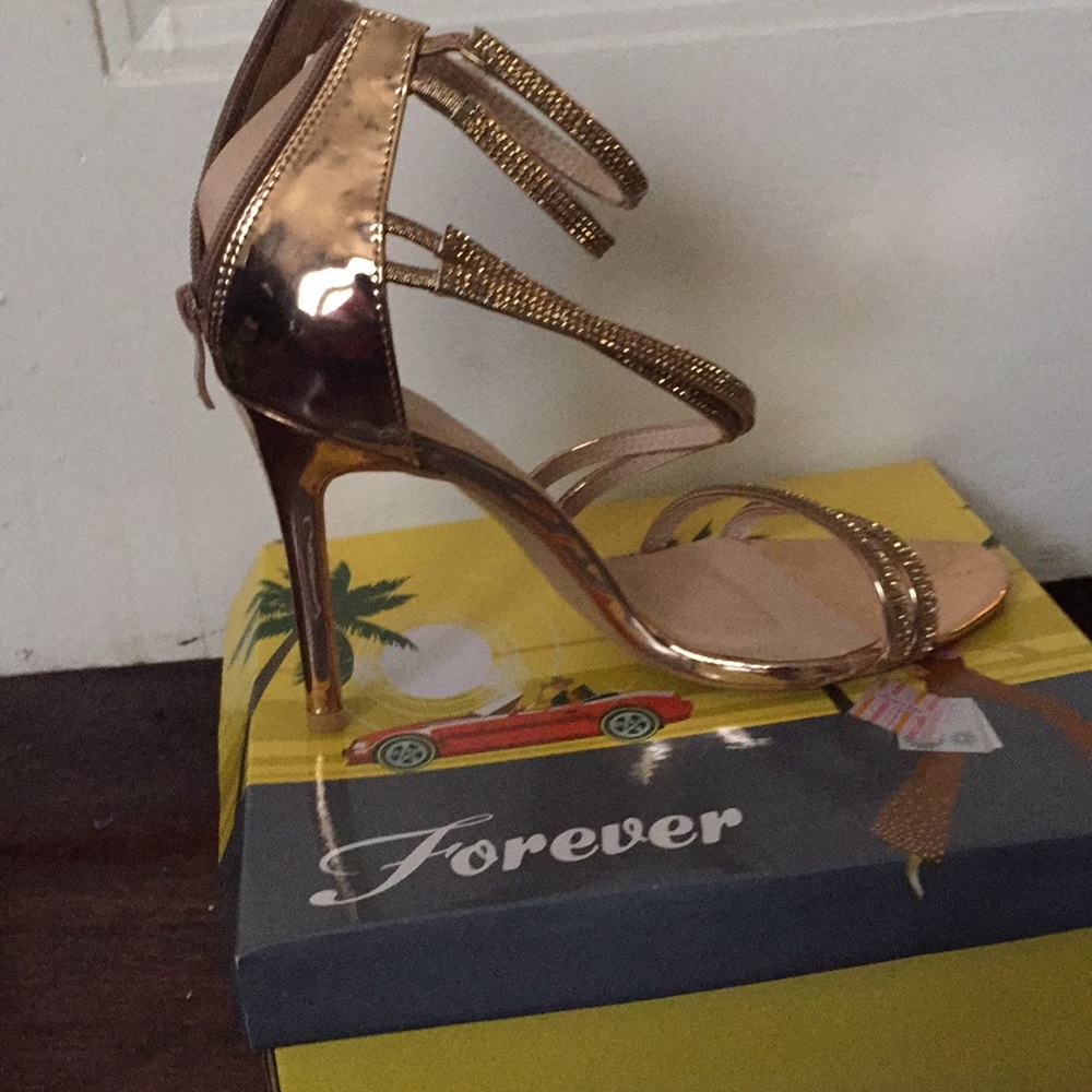 Heels - Picture 2 of 3